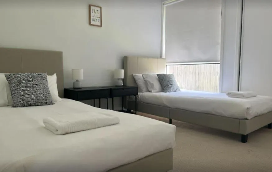 Expansive 4-Beds & 2 Baths House Villa Andergrove Holiday home